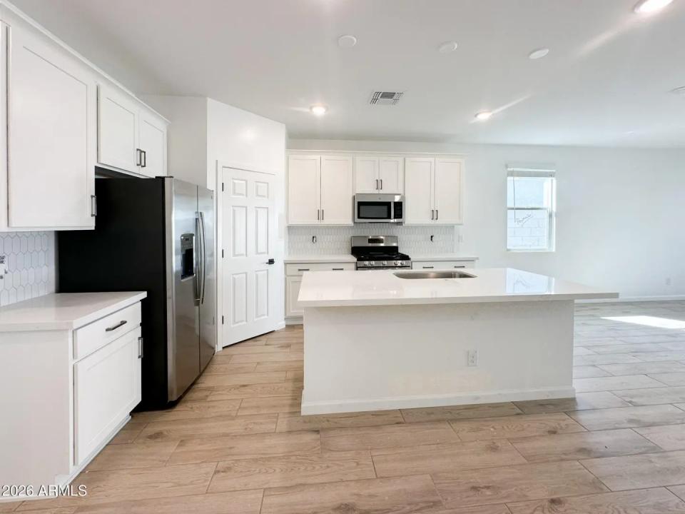 Real Estate Picture 10