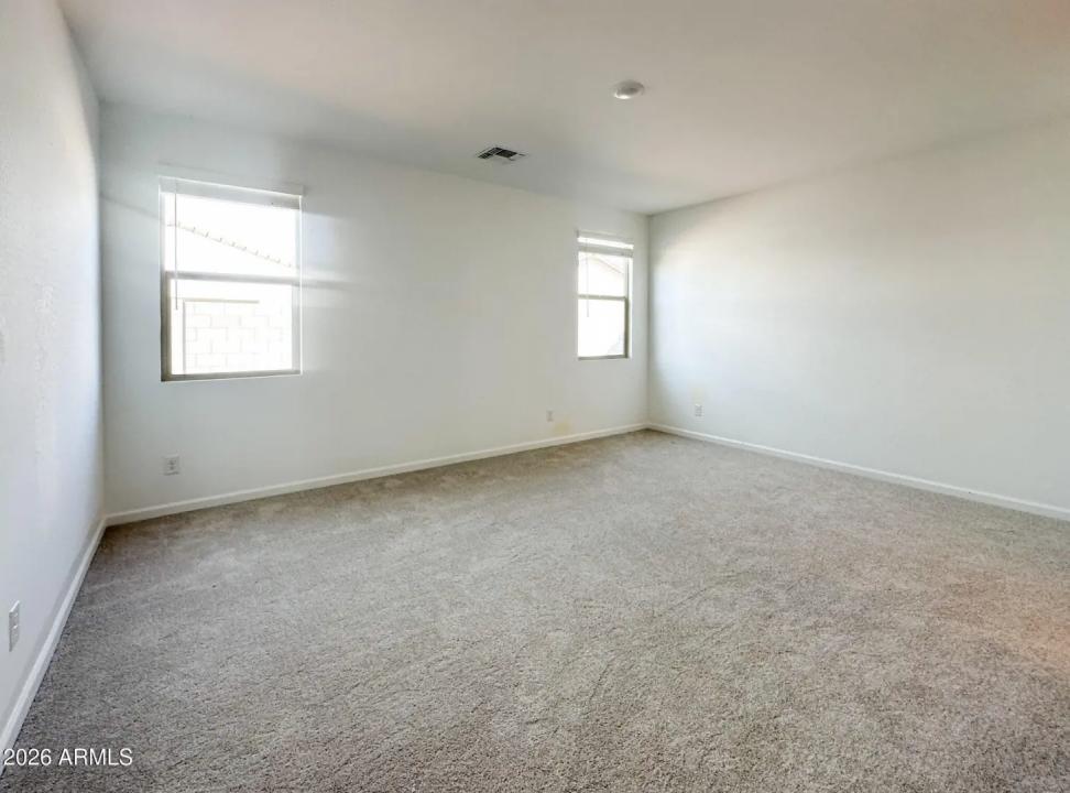 Real Estate Picture 14