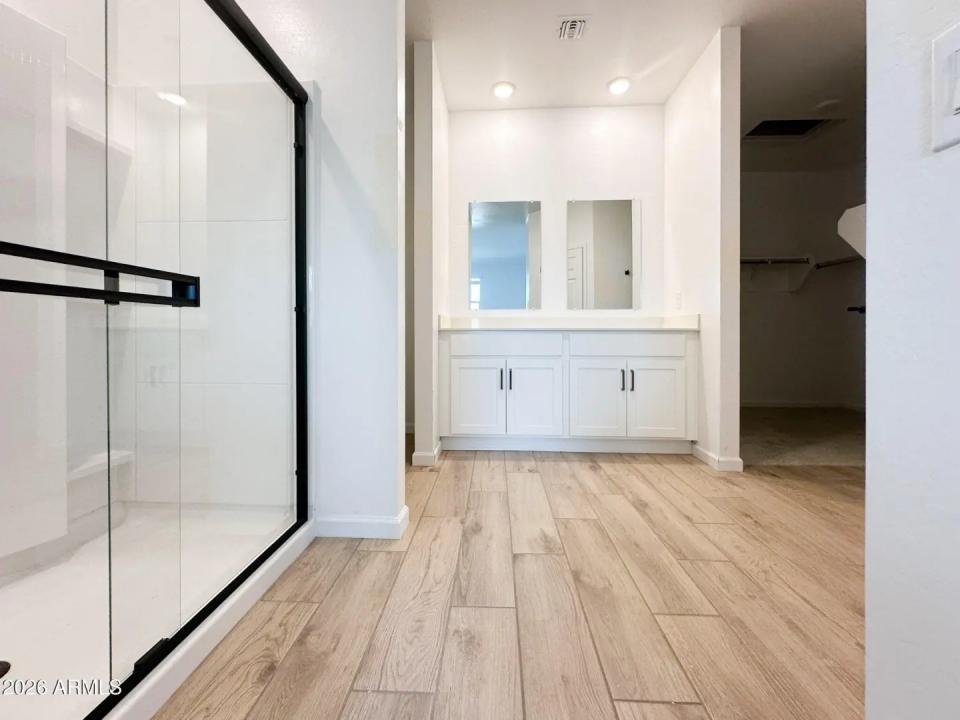 Real Estate Picture 17