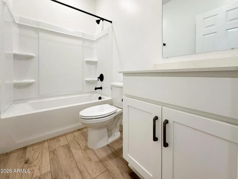 Real Estate Picture 19