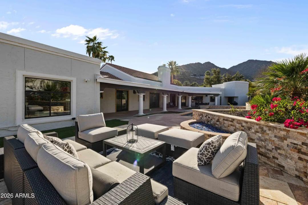 Real Estate Picture 3