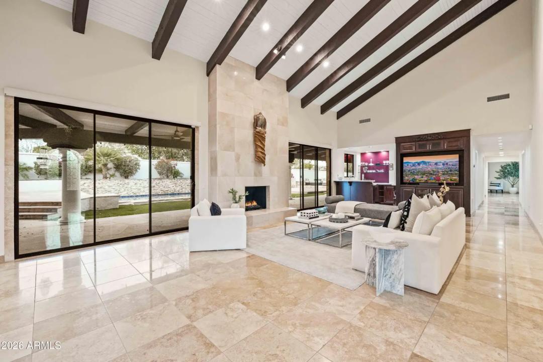 Real Estate Picture 10