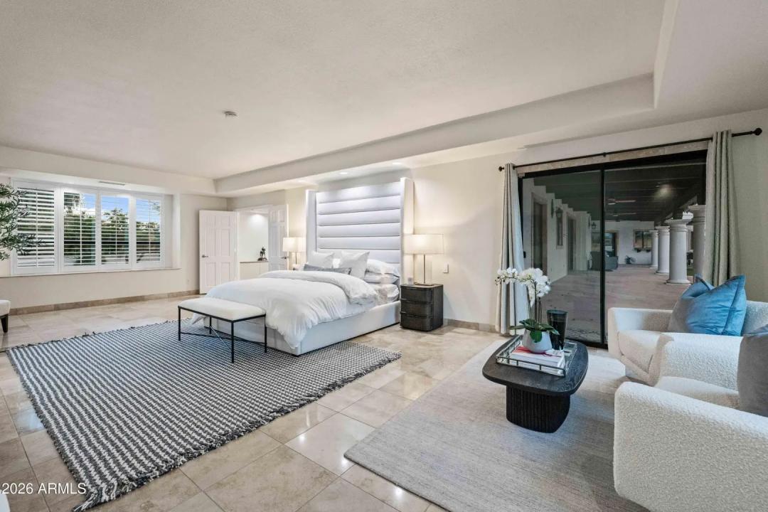 Real Estate Picture 11