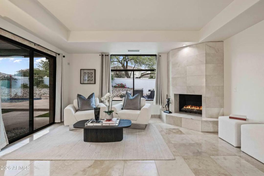 Real Estate Picture 12