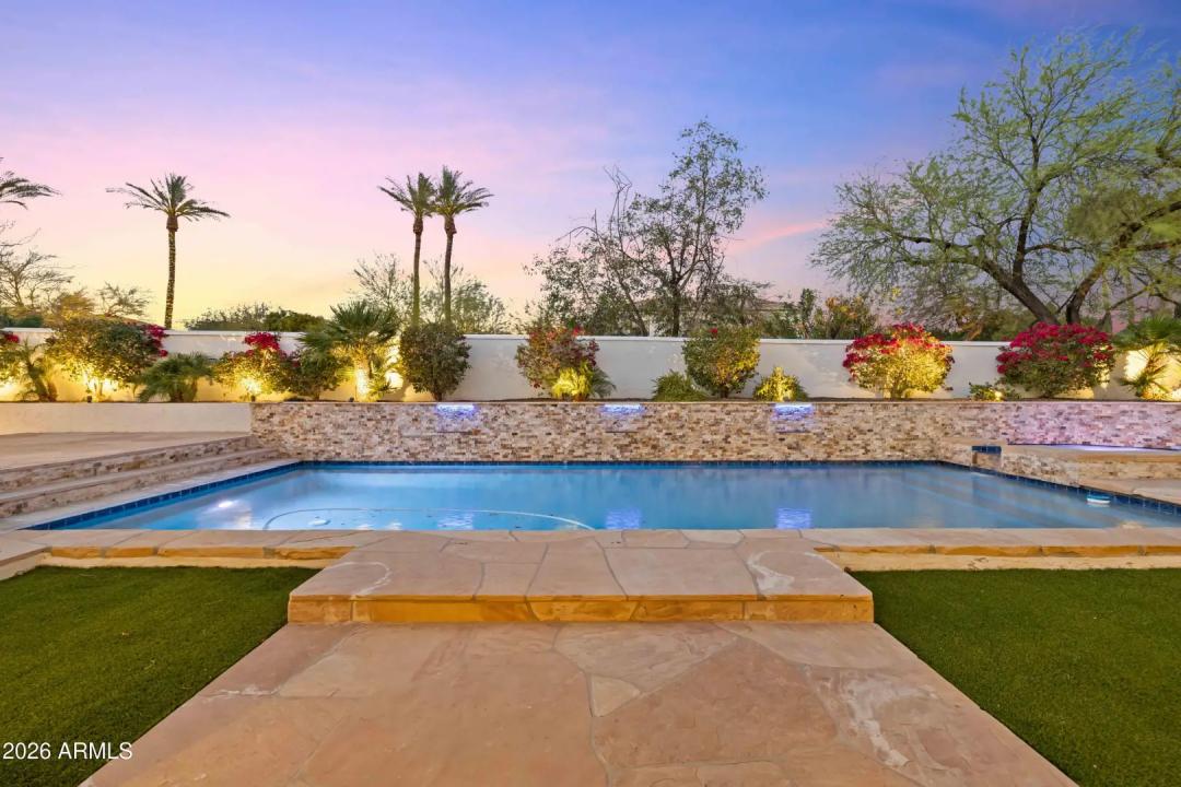 Real Estate Picture 4