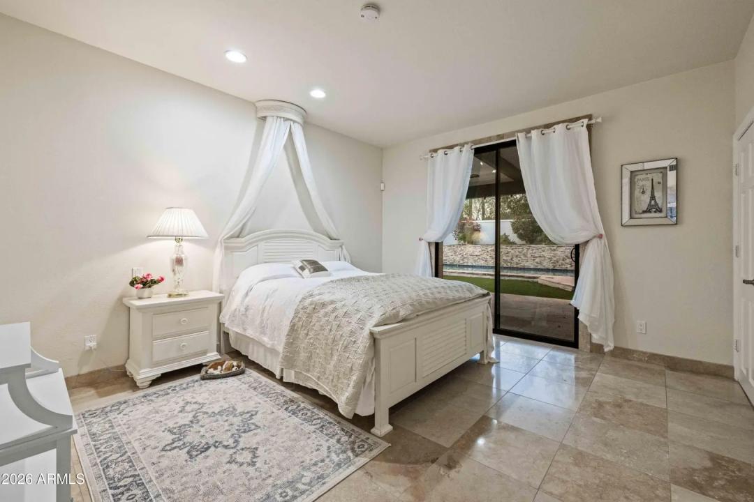 Real Estate Picture 16