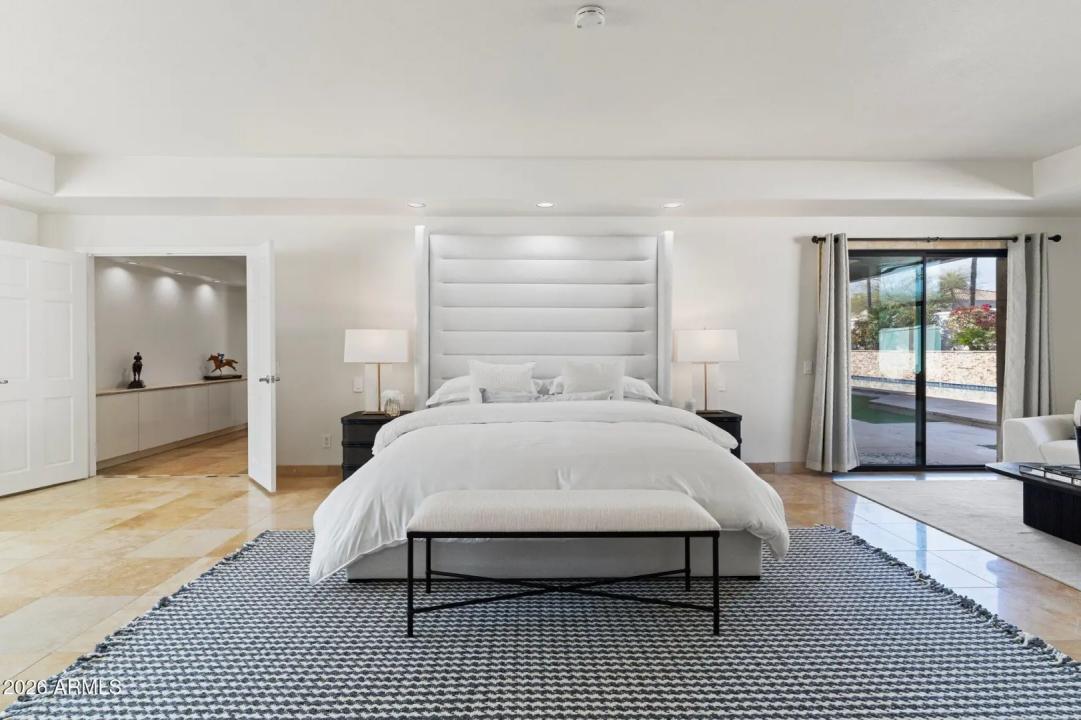 Real Estate Picture 12