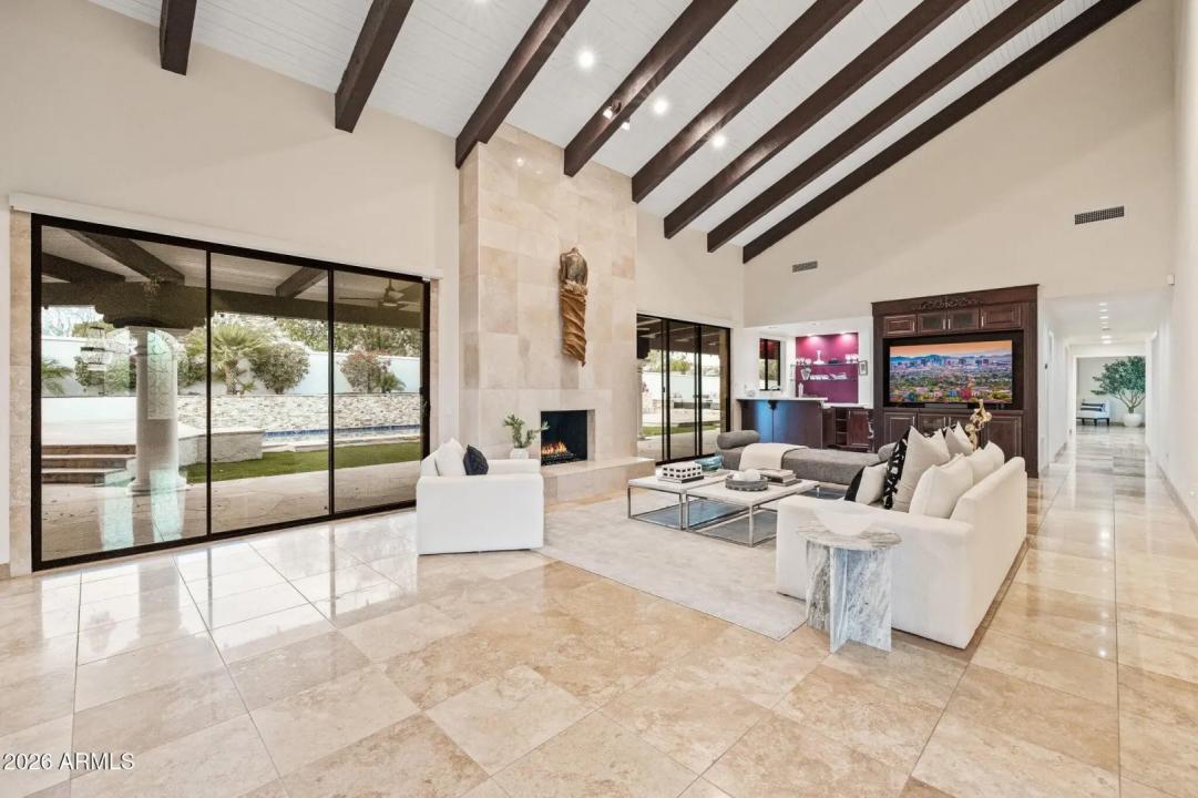 Real Estate Picture 12