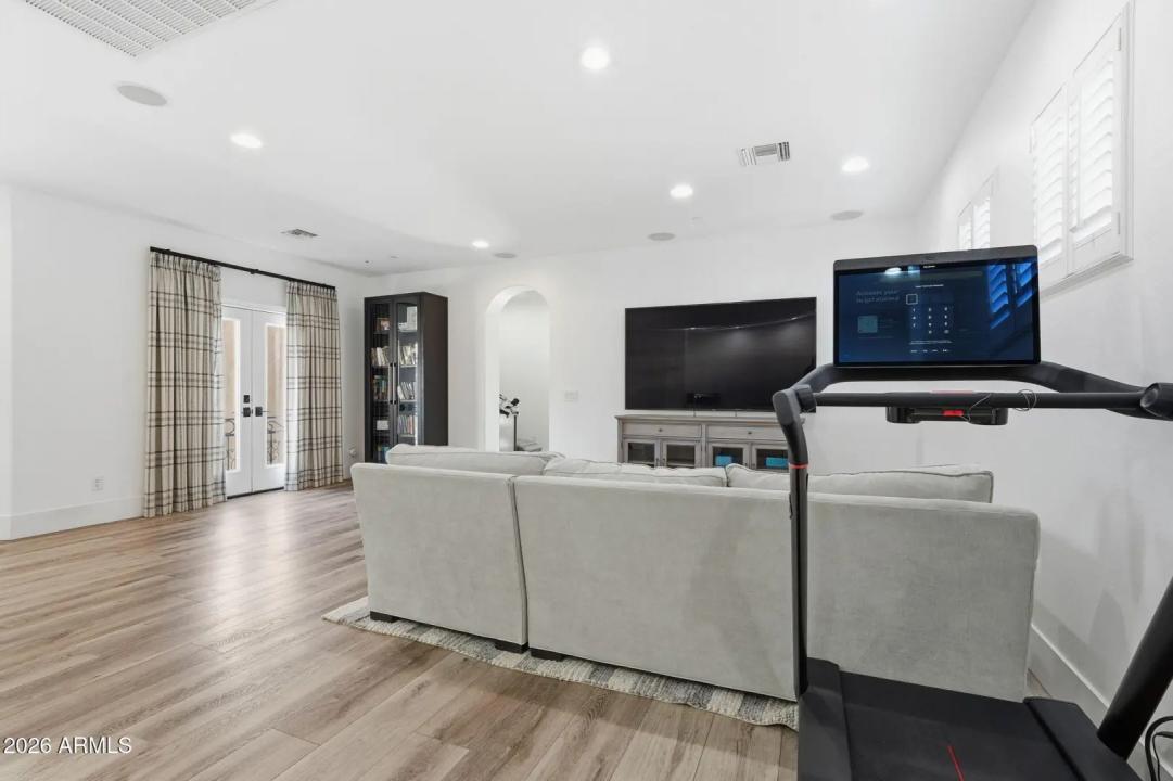 Real Estate Picture 34