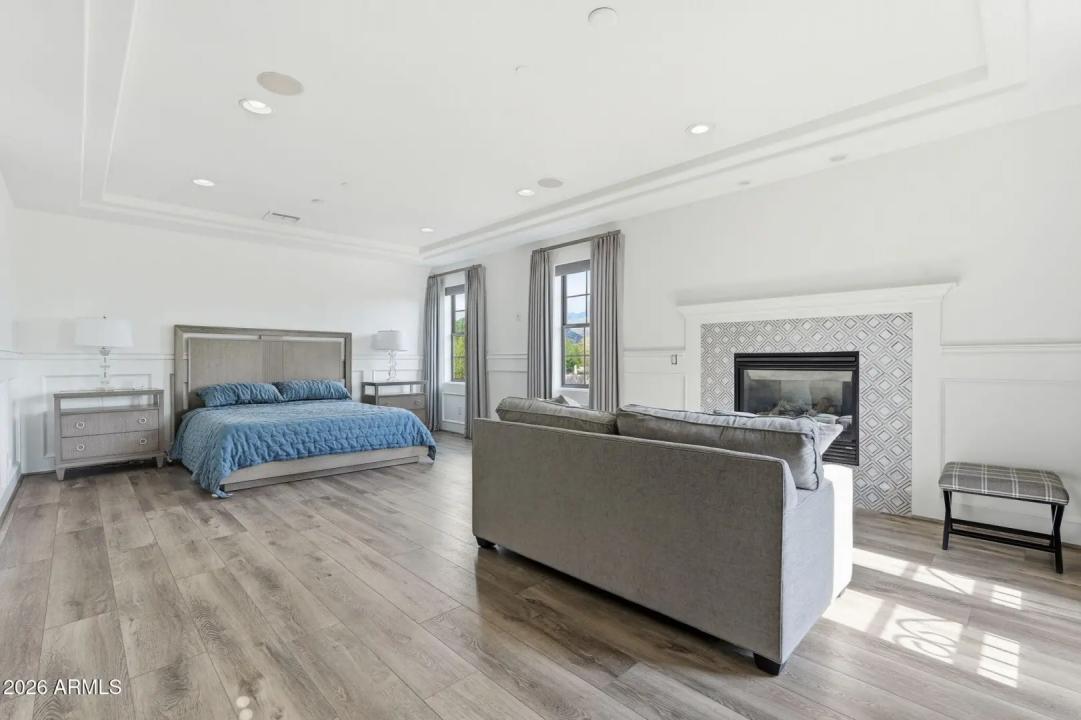 Real Estate Picture 22