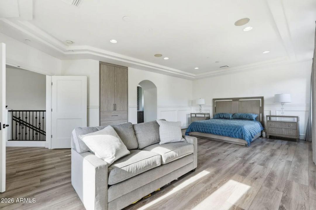 Real Estate Picture 23