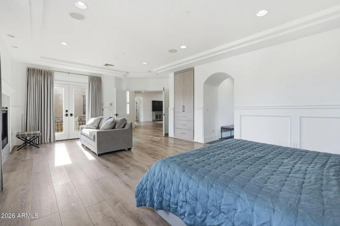 Real Estate Picture 24