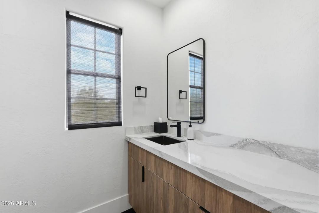 Real Estate Picture 43