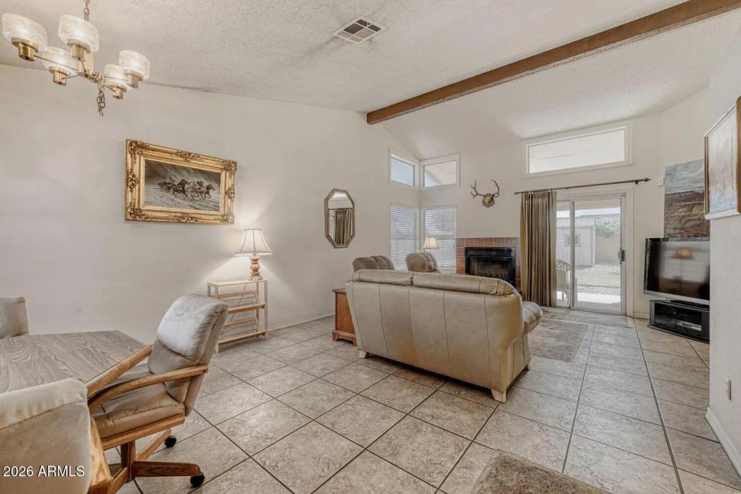 Real Estate Picture 4