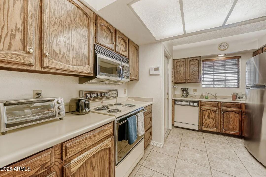 Real Estate Picture 6