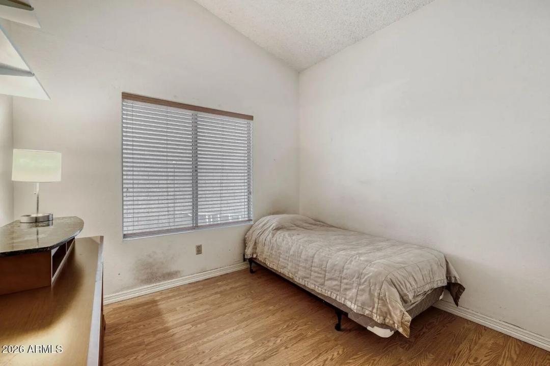 Real Estate Picture 8