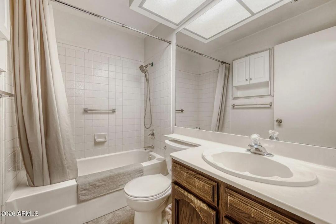 Real Estate Picture 11