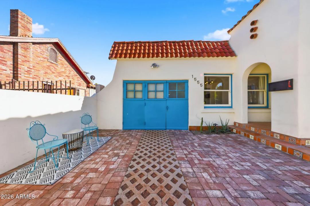 Real Estate Picture 6