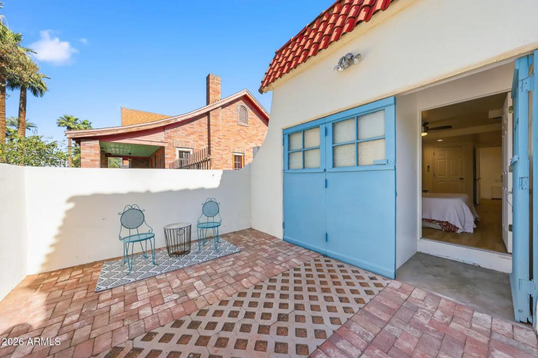 Real Estate Picture 7