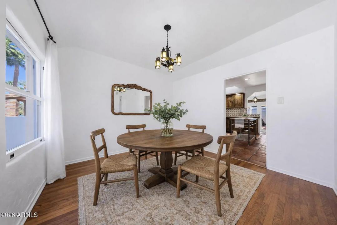 Real Estate Picture 12