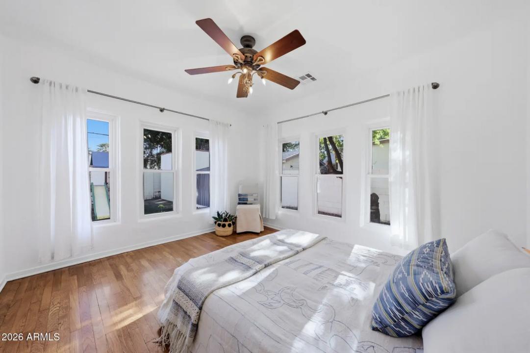 Real Estate Picture 13