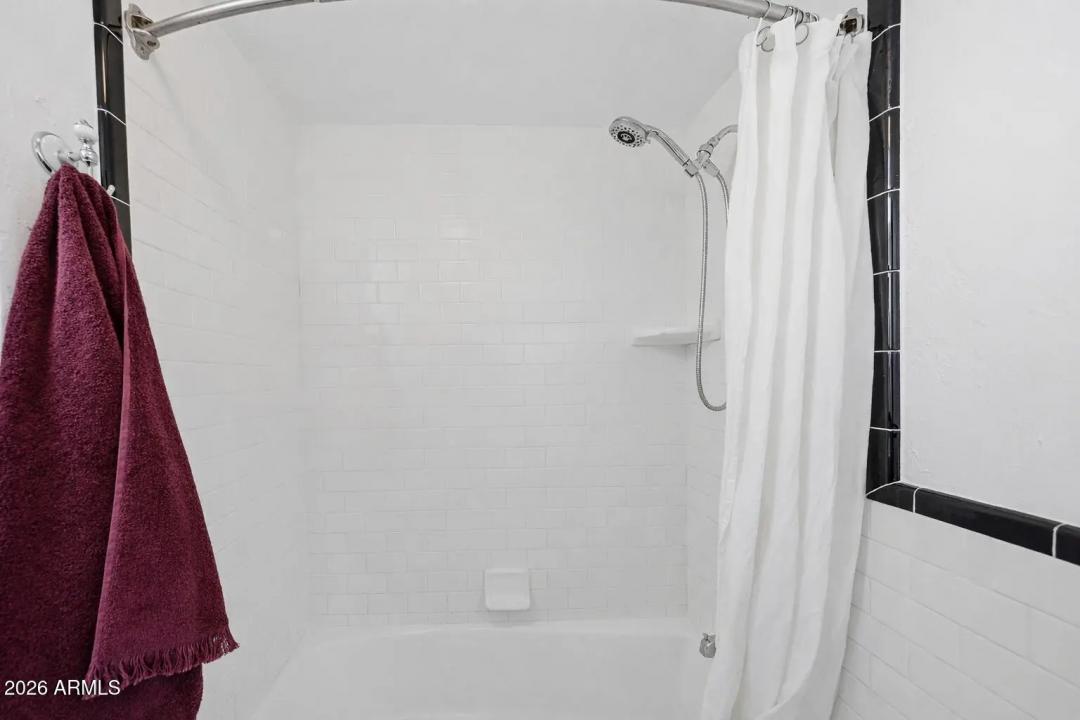 Real Estate Picture 29