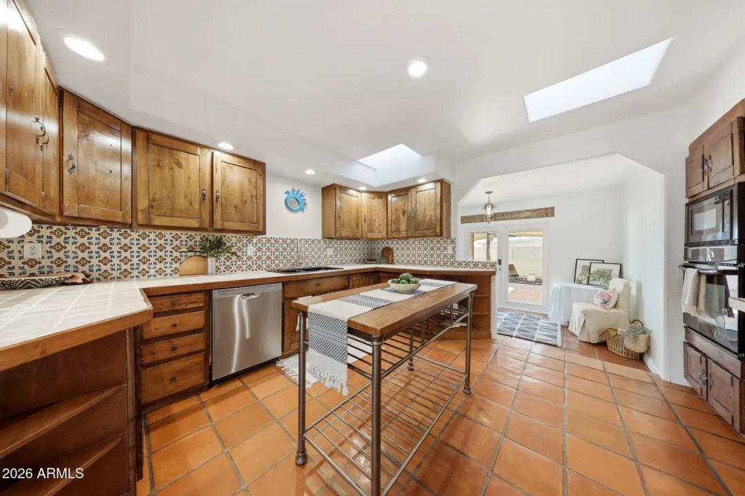 Real Estate Picture 20