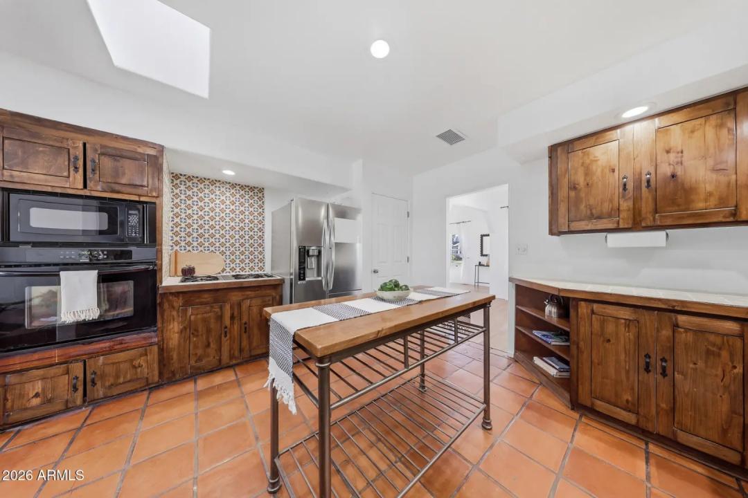 Real Estate Picture 22