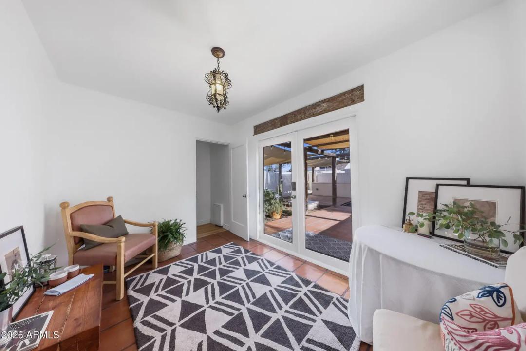 Real Estate Picture 24