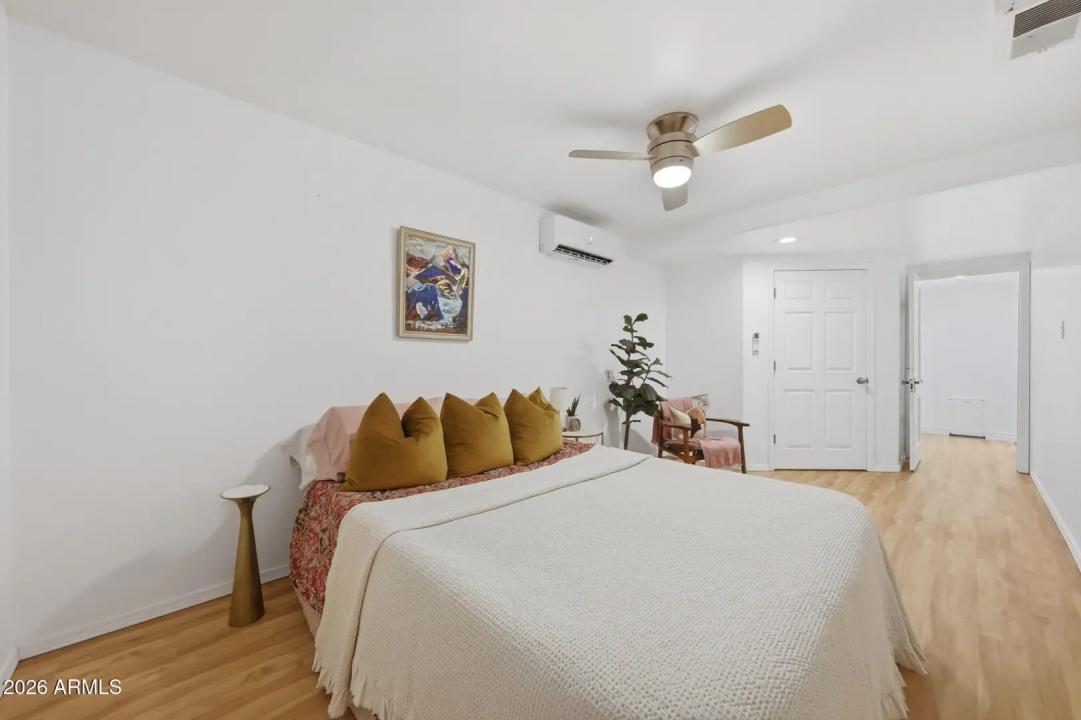 Real Estate Picture 30