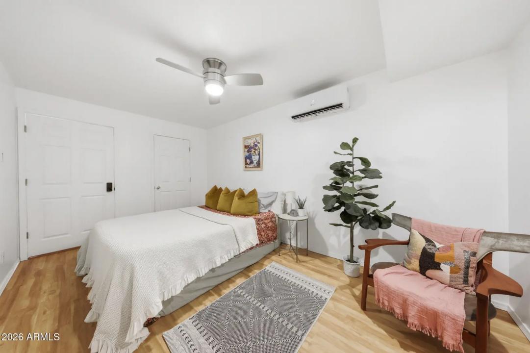 Real Estate Picture 32