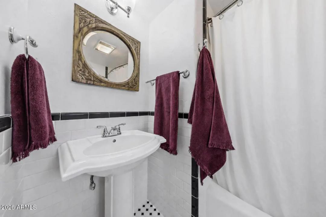 Real Estate Picture 28