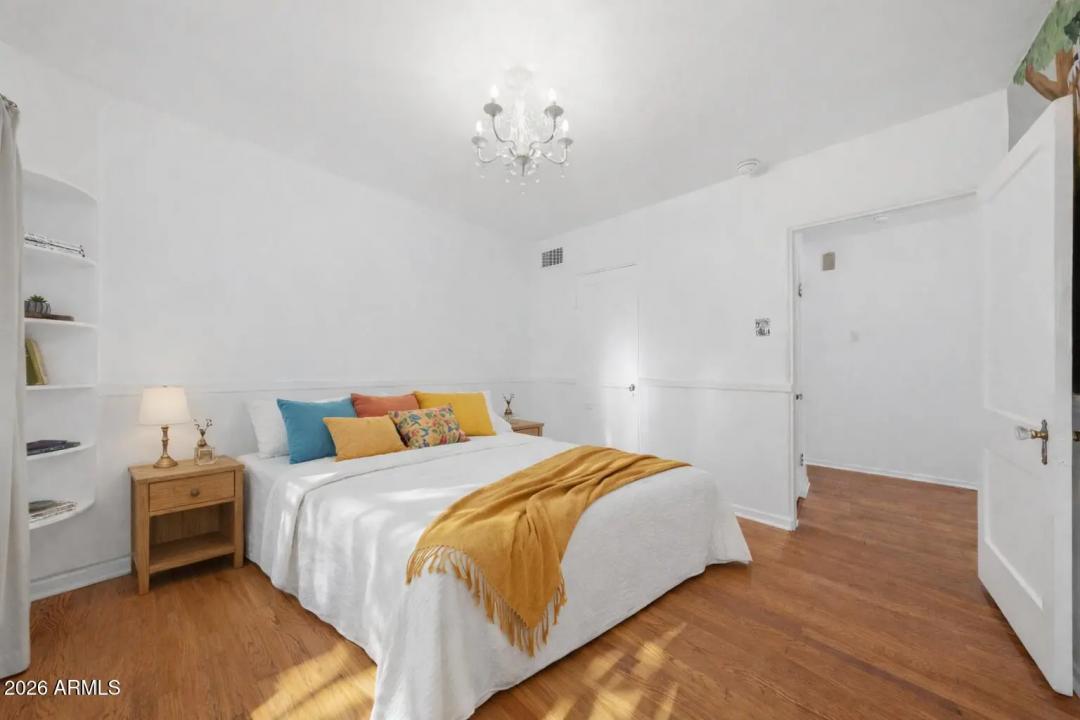 Real Estate Picture 19