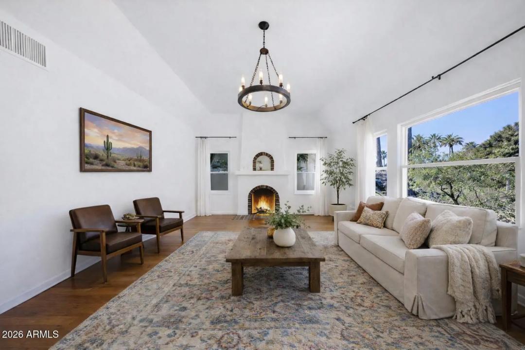 Real Estate Picture 10