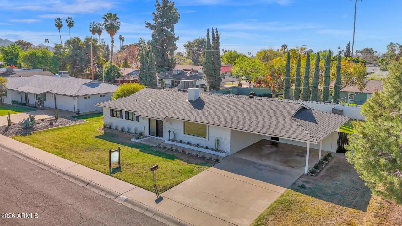 Real Estate Picture 3