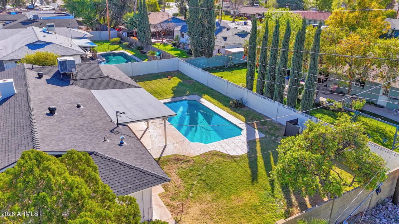 Real Estate Picture 7