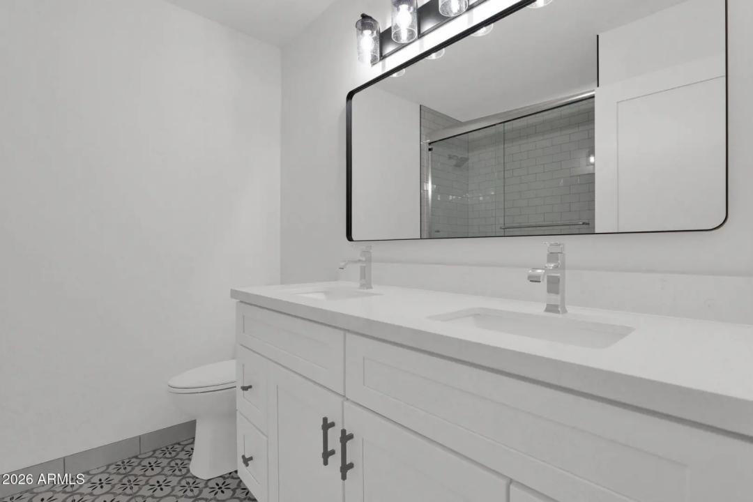 Real Estate Picture 24