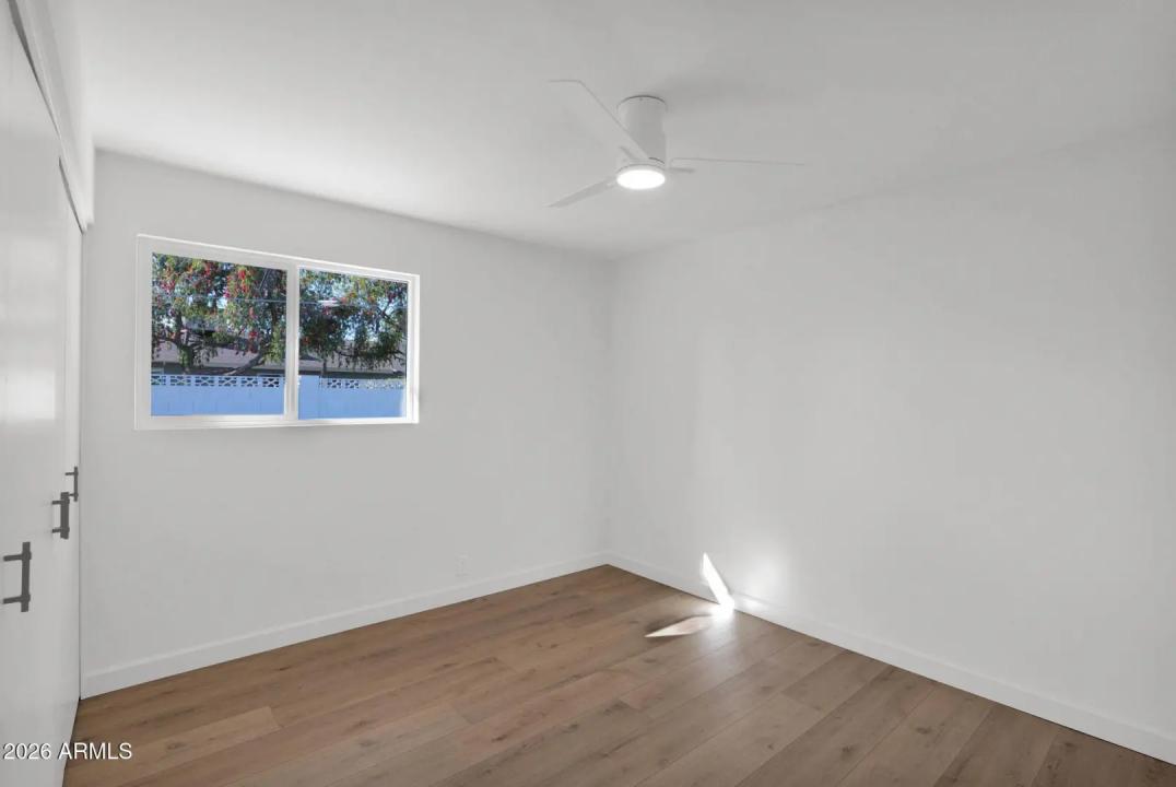 Real Estate Picture 25