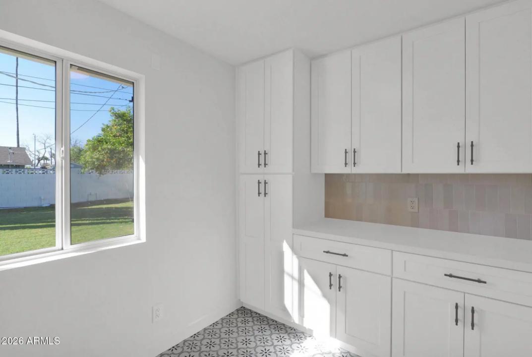 Real Estate Picture 22