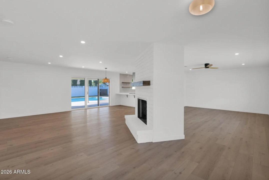 Real Estate Picture 9