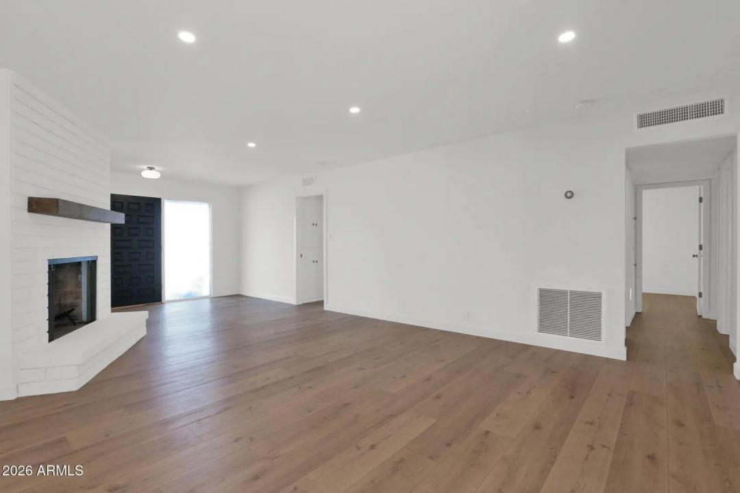 Real Estate Picture 13