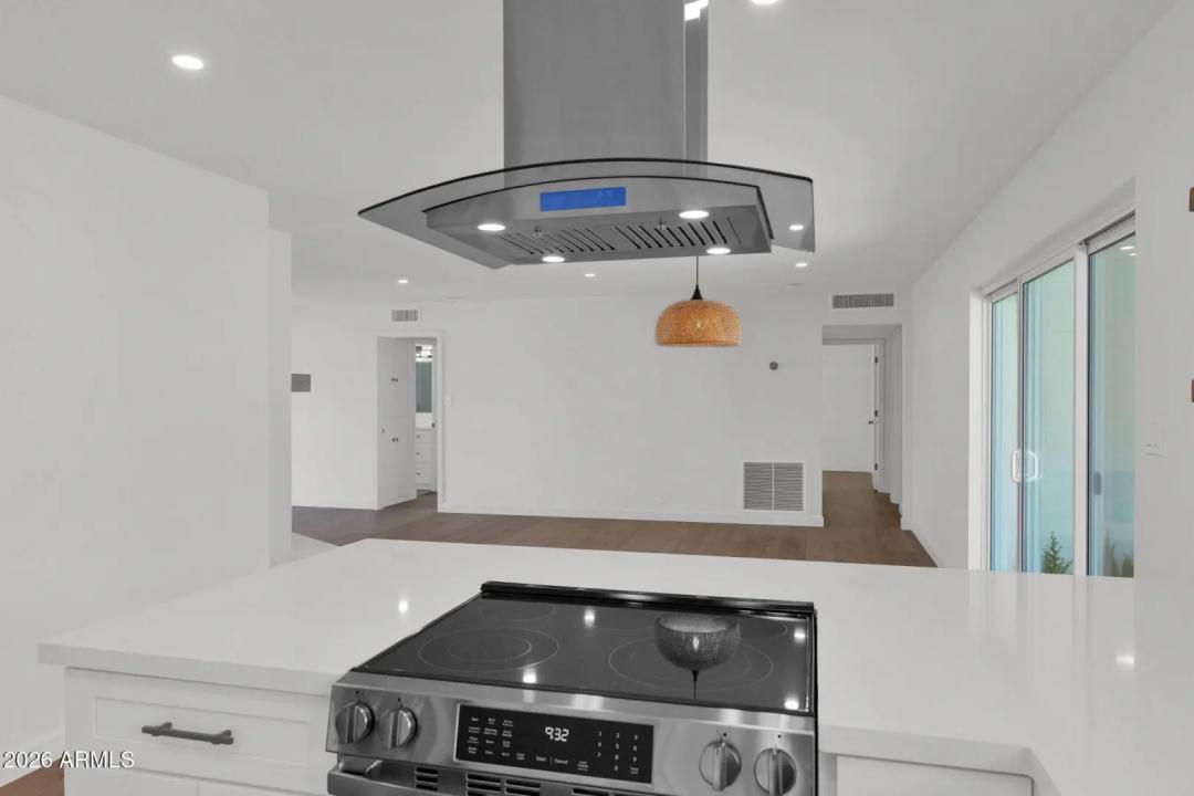 Real Estate Picture 18