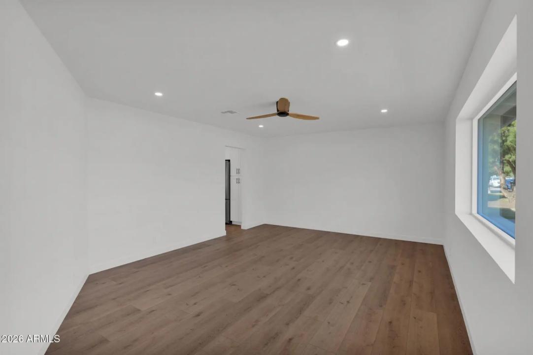 Real Estate Picture 21