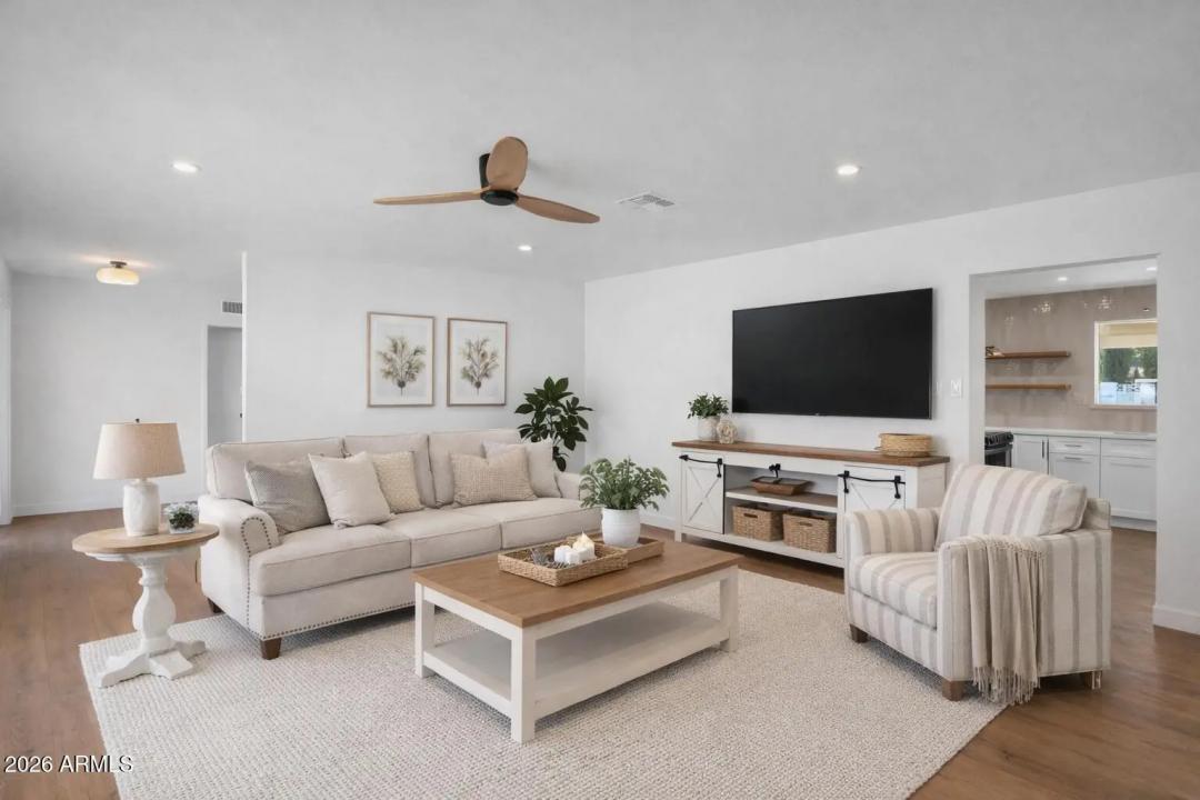 Real Estate Picture 23