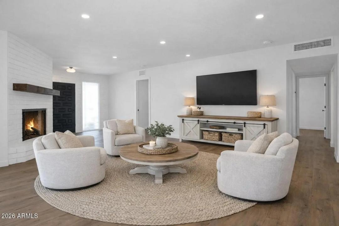 Real Estate Picture 15