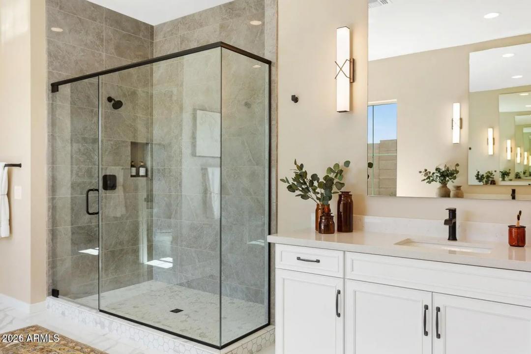 Real Estate Picture 18