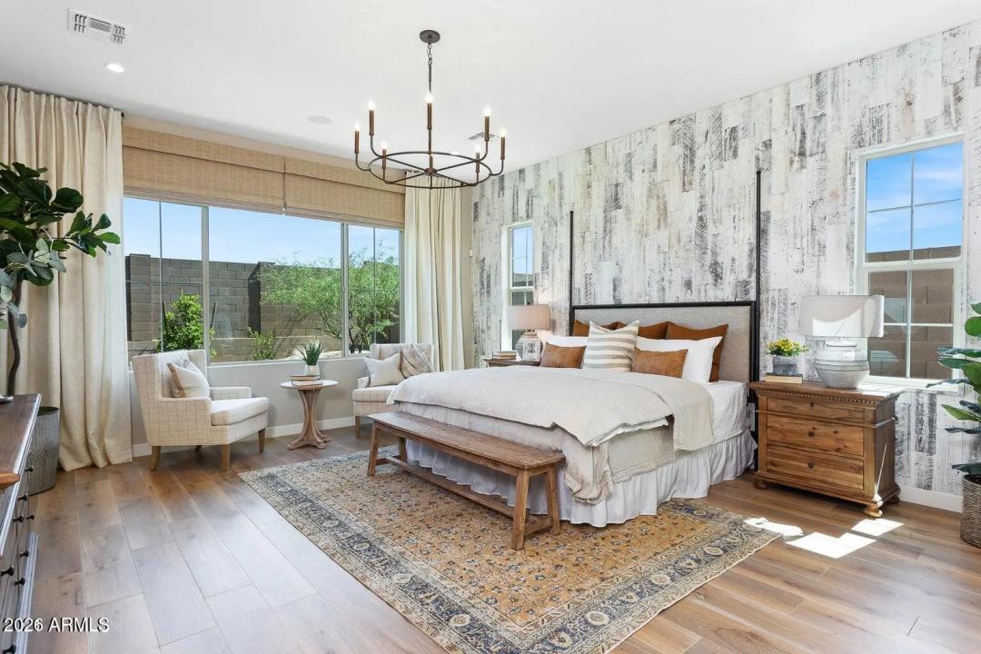 Real Estate Picture 14