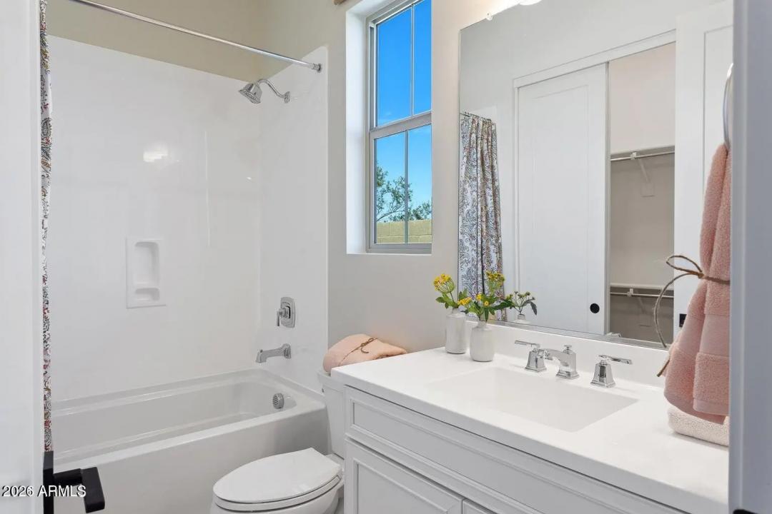 Real Estate Picture 24