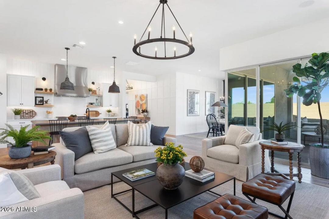 Real Estate Picture 11