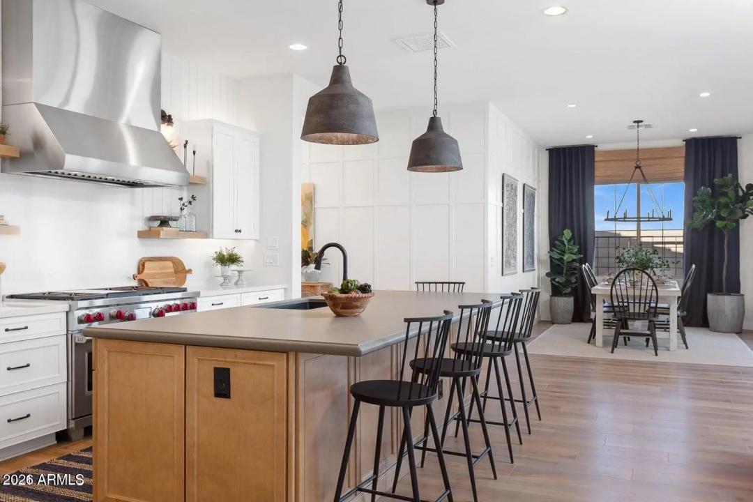 Real Estate Picture 6